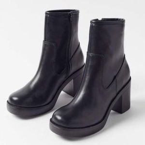 Urban Outfitters Gwen Platform Boot